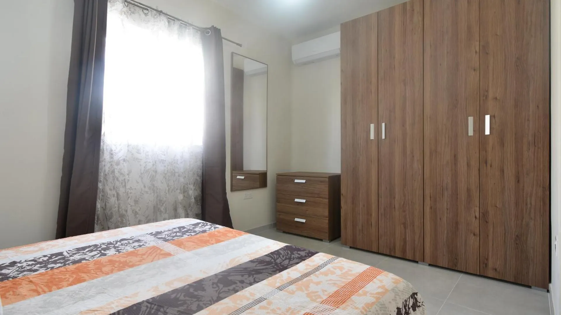 Marbella Holiday Apartments - Seafront - Wifi Marsaskala