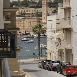 Apartment Modern Two Bedroom Sea View, Marsaskala